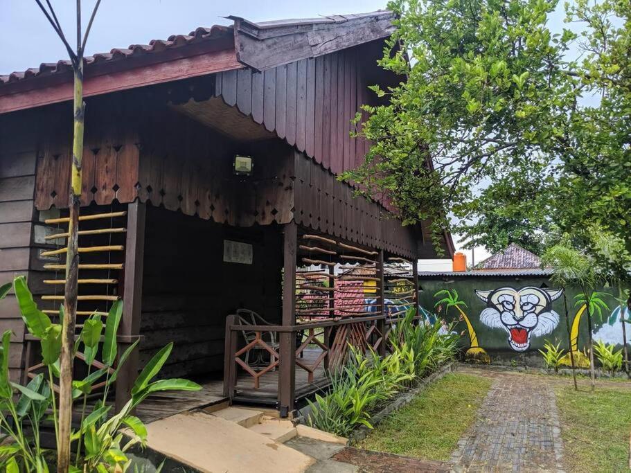 C Point Krui Bed & Breakfast ภายนอก รูปภาพ