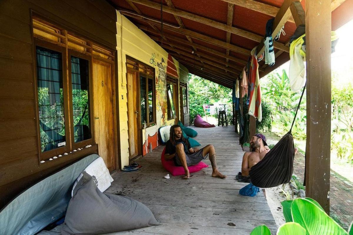 C Point Krui Bed & Breakfast ภายนอก รูปภาพ